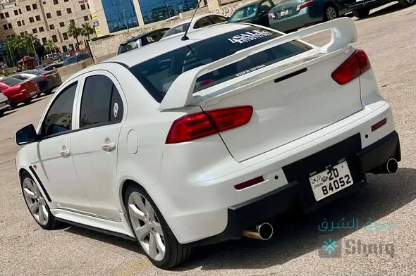 متسوبيشي لانسر ابيض