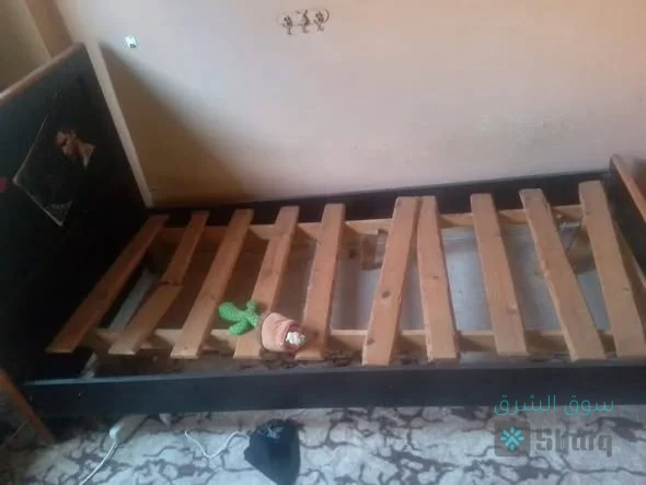 تخت للبيع