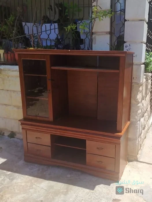 طاولة شاشه للبيع