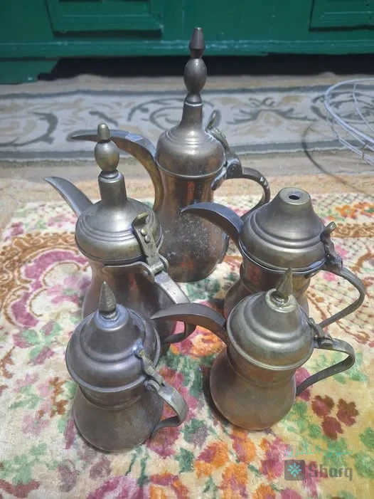 ٥ دلال للبيع